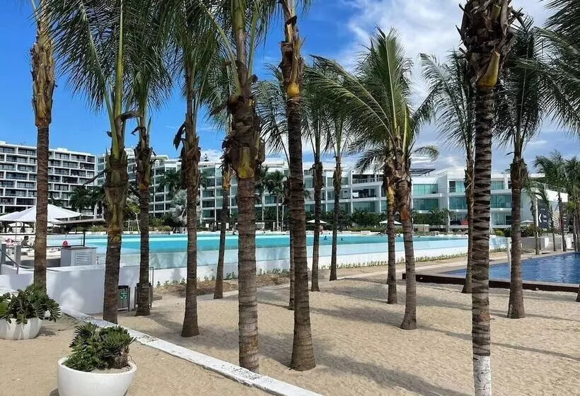 Hotelli Condo Arian By Trvl2hm