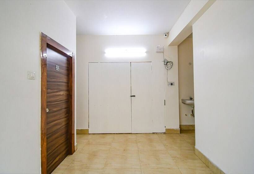 Fabhotel New Dream Palace