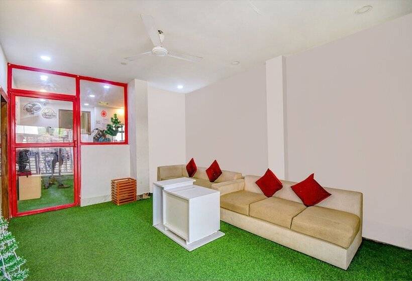 Fabhotel New Dream Palace