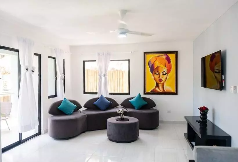 ホテル Skylight Suites Restaurant Bar