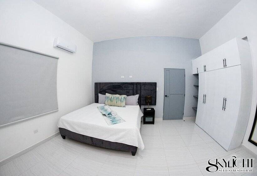 هتل Skylight Suites Restaurant Bar