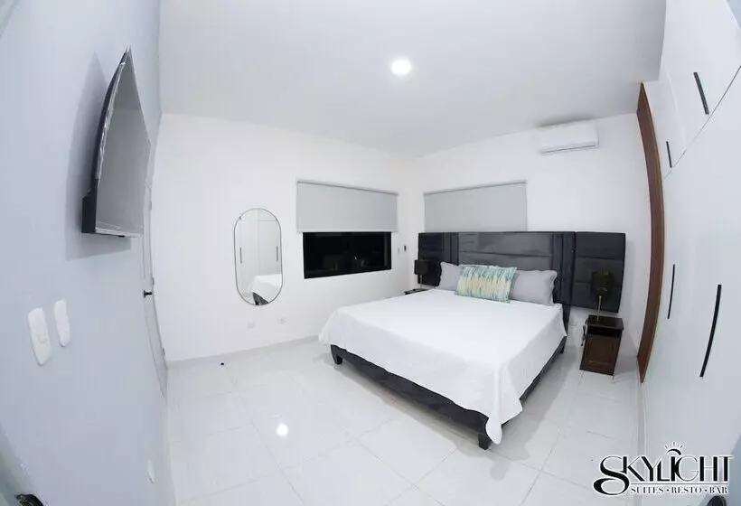 ホテル Skylight Suites Restaurant Bar