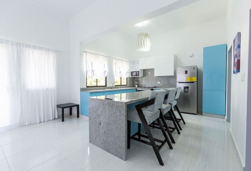 هتل Skylight Suites Restaurant Bar