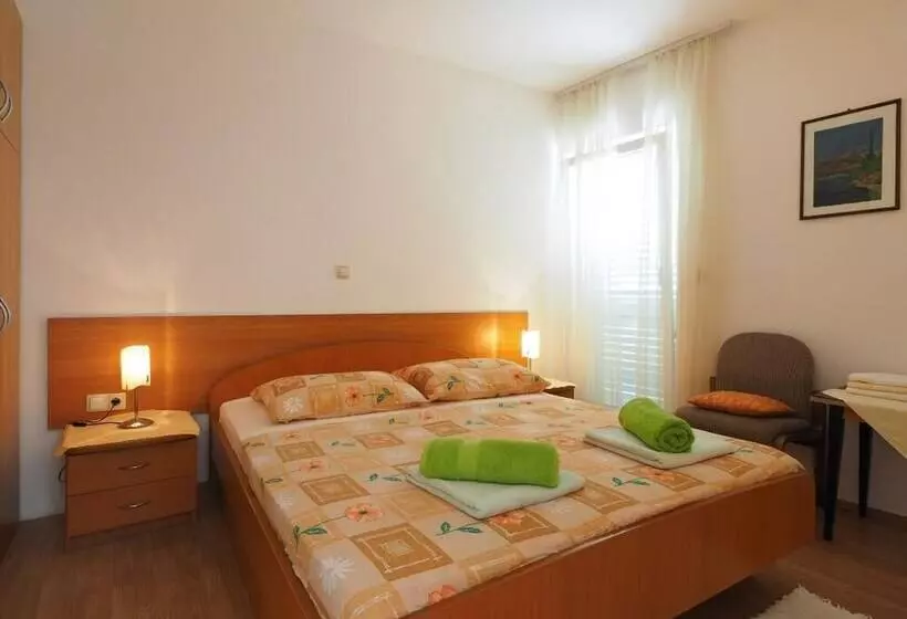 ペンション Apartments & Room Eva Slano