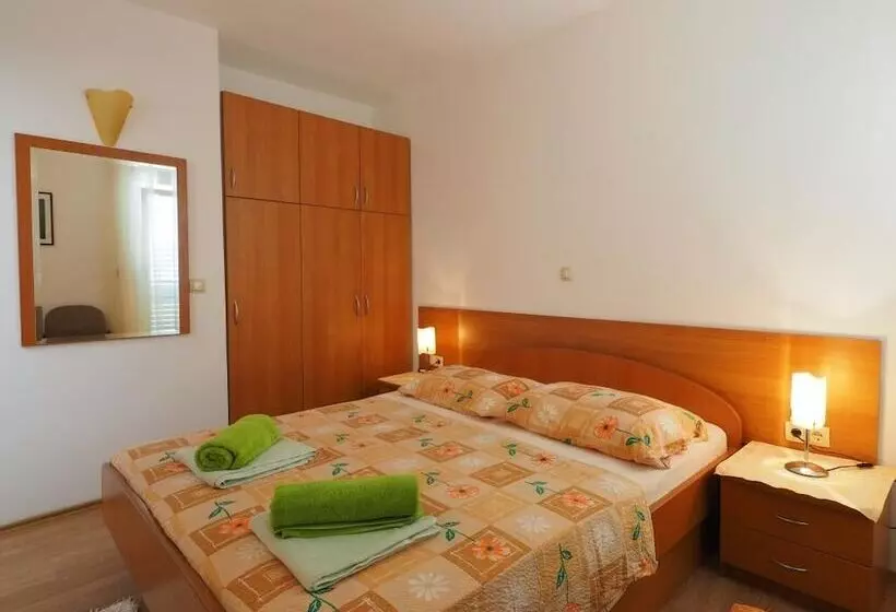 ペンション Apartments & Room Eva Slano