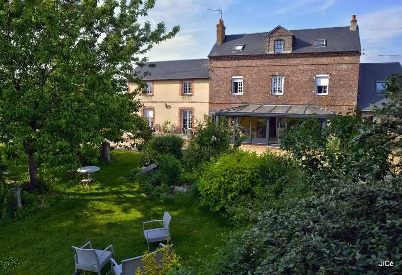Aamiaismajoitus (B&B) Chambres D Hôtes Ferme Du Feugrès
