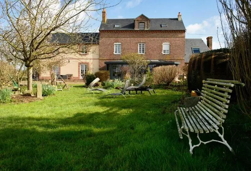 Aamiaismajoitus (B&B) Chambres D Hôtes Ferme Du Feugrès
