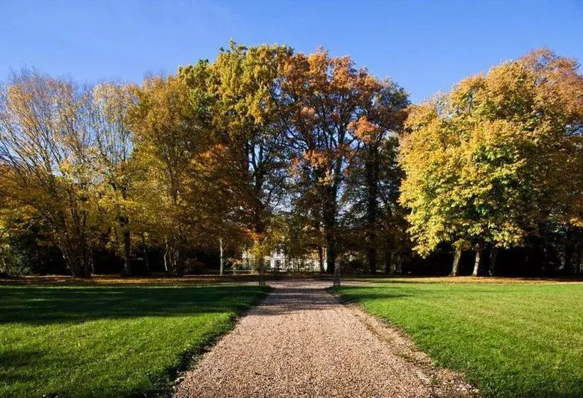 ベッドアンドブレックファースト Château De Paradis