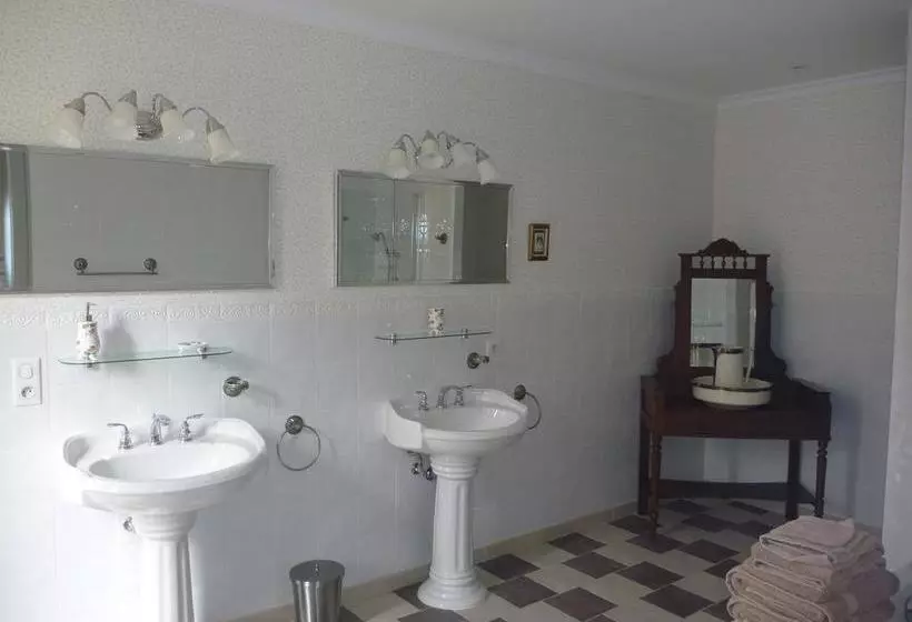 ベッドアンドブレックファースト Château De Paradis