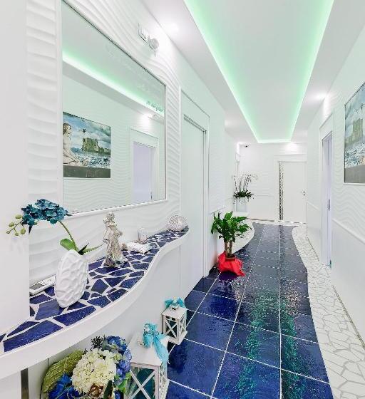 تختخواب و صبحانه La Madegra Seasuite