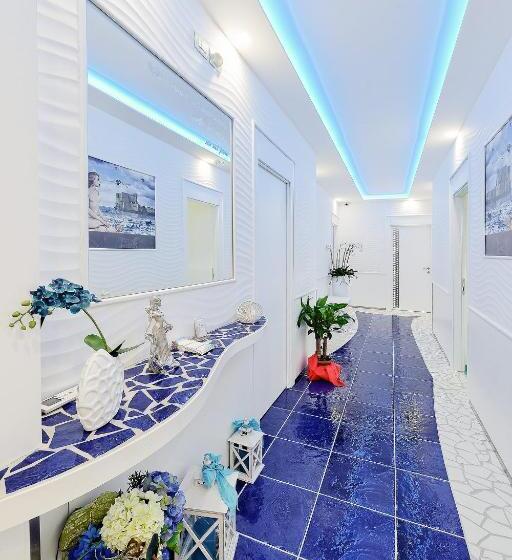 تختخواب و صبحانه La Madegra Seasuite