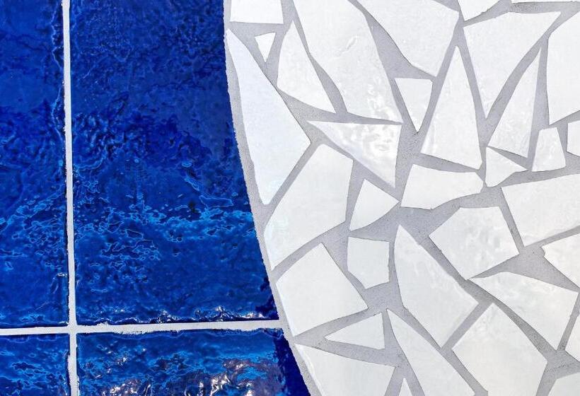 تختخواب و صبحانه La Madegra Seasuite