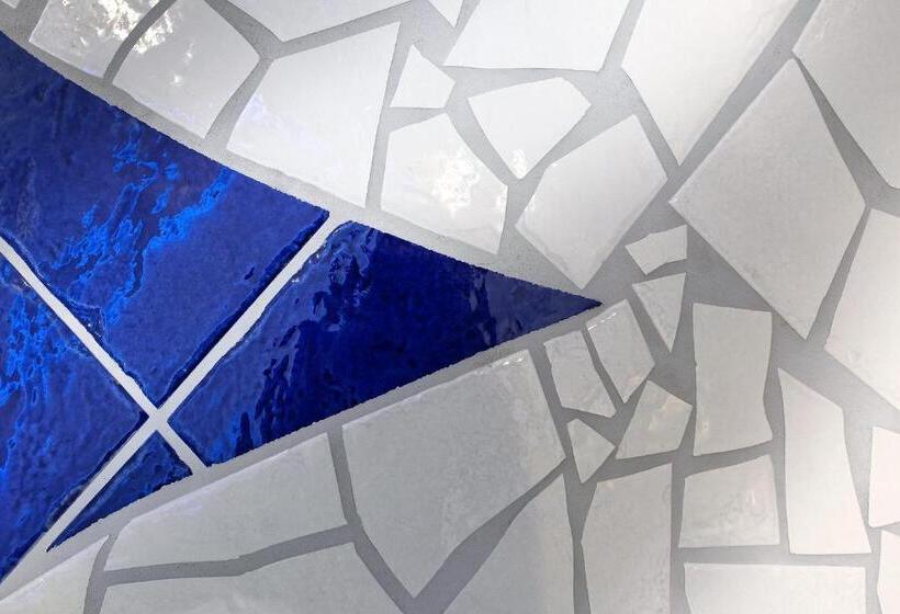 تختخواب و صبحانه La Madegra Seasuite