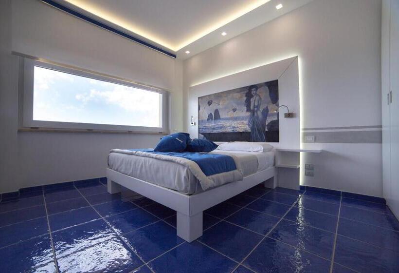 تختخواب و صبحانه La Madegra Seasuite