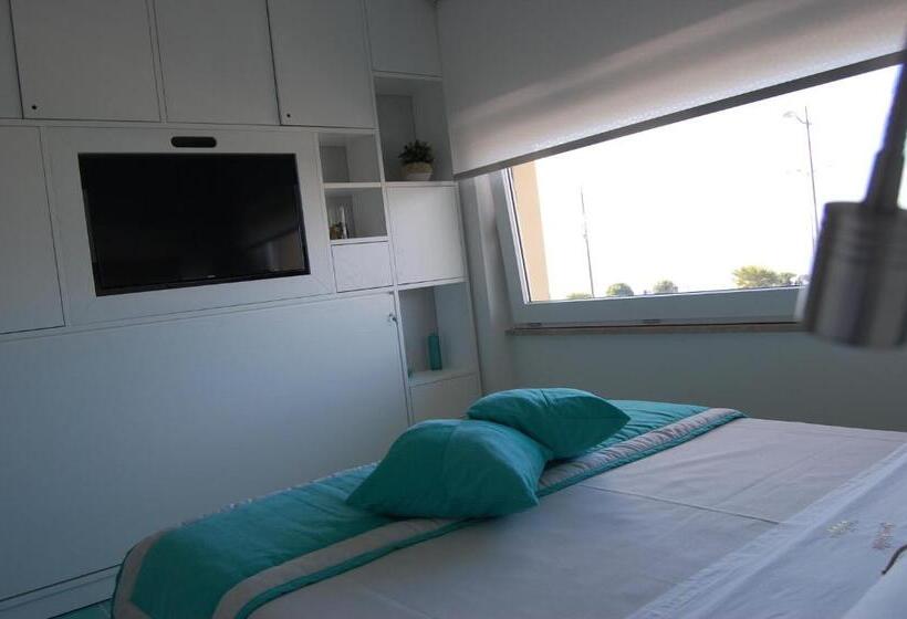 تختخواب و صبحانه La Madegra Seasuite