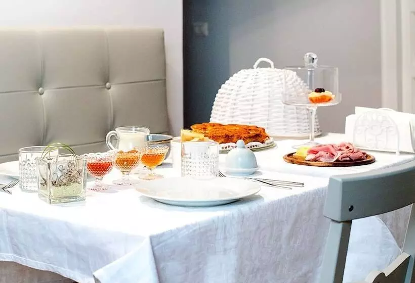 تختخواب و صبحانه La Piazzetta Rooms & Apartments