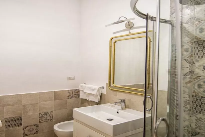 تختخواب و صبحانه La Piazzetta Rooms & Apartments