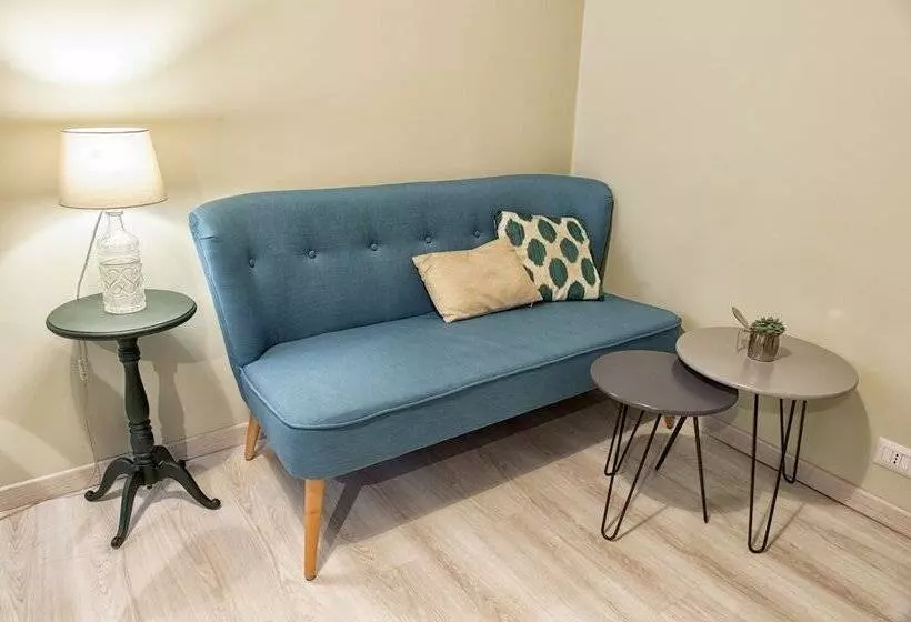 تختخواب و صبحانه La Piazzetta Rooms & Apartments