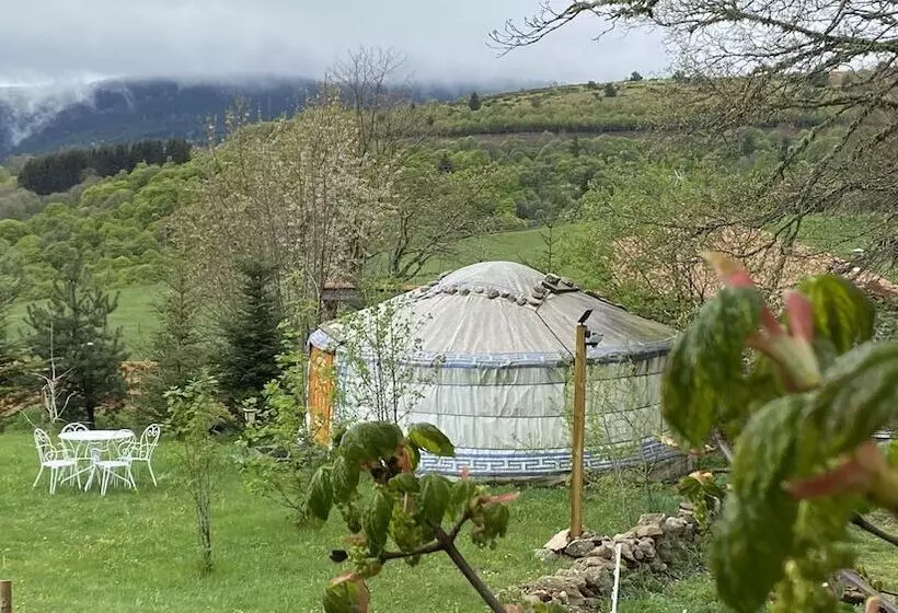 Hotelli Eco Yourte Les Airelles