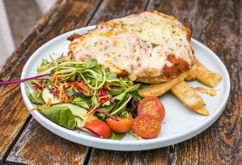 Hotel Nightcap At Emerald Star