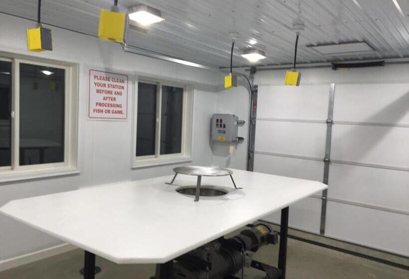 فندق Sunlac Inn Devils Lake