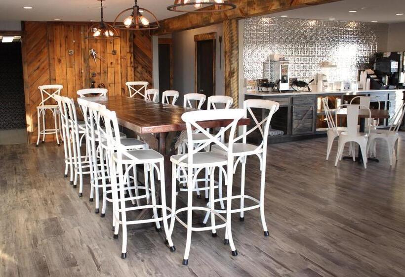 فندق Sunlac Inn Devils Lake