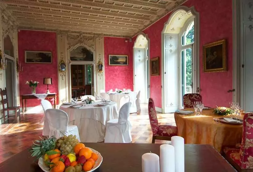 Hotelli Villa Borghi