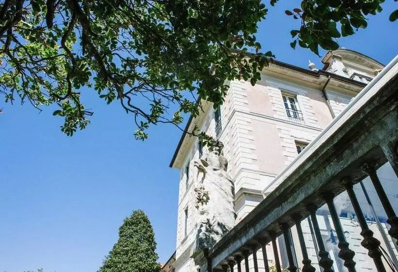 Hotelli Villa Borghi