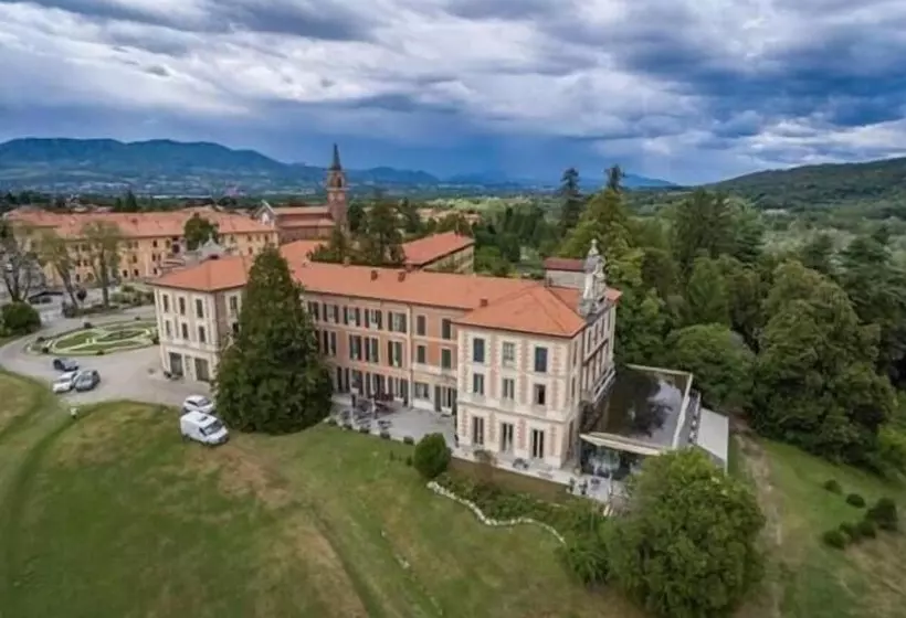 Hotelli Villa Borghi