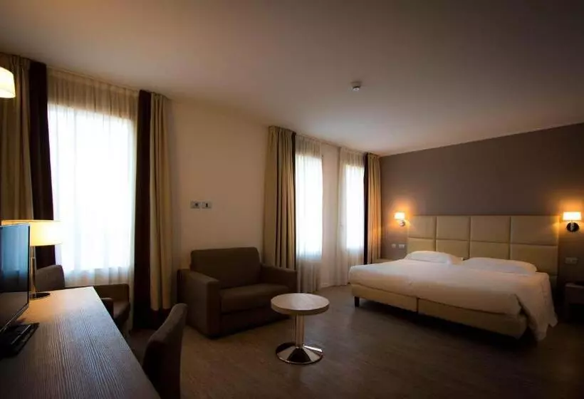 Hotelli Villa Borghi