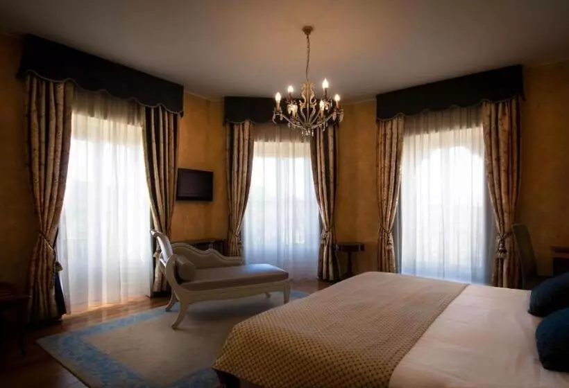 Hotelli Villa Borghi