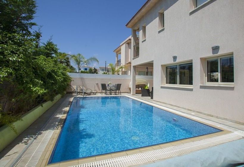 Michelle Pernera Villas