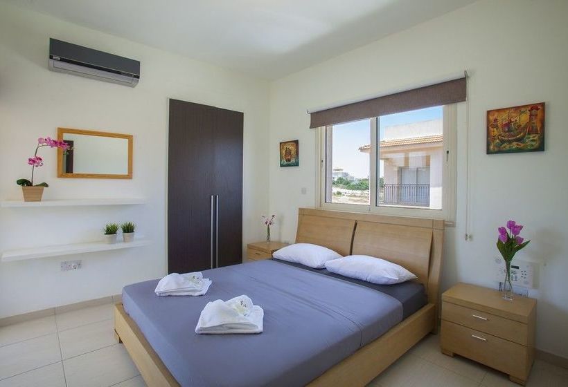 Michelle Pernera Villas