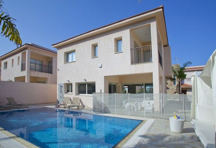 Michelle Pernera Villas