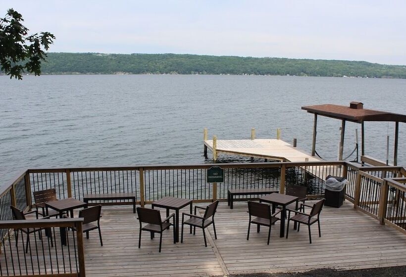 Single Island Shores