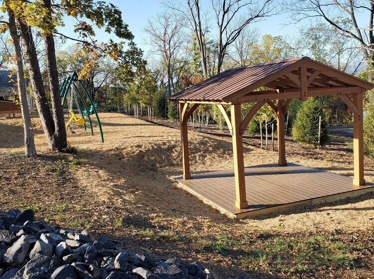 Single Island Shores