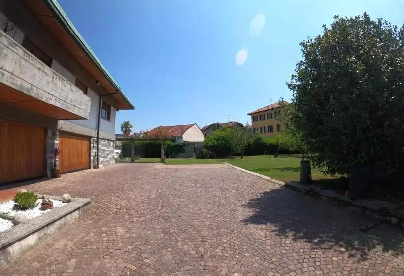 Aamiaismajoitus (B&B) Bella Vita Guesthouse  Parcheggio Privato Interno