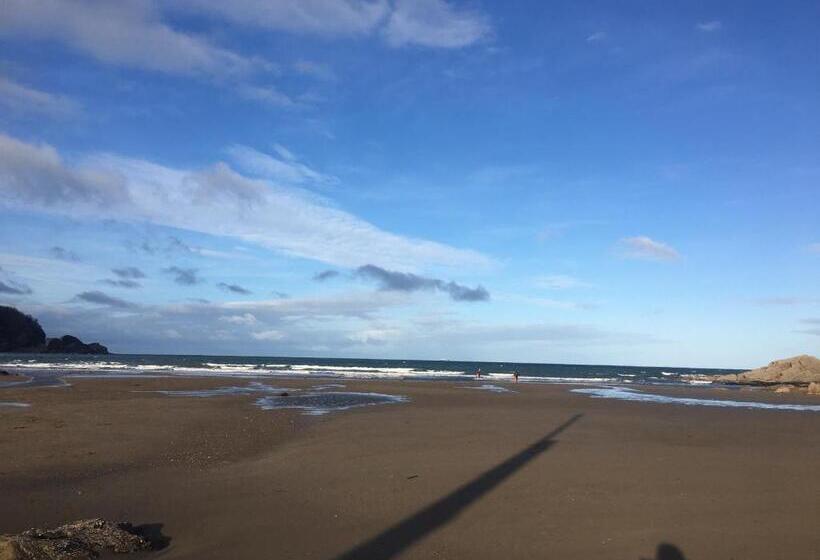 Bed and Breakfast Newberry Beach Lodge