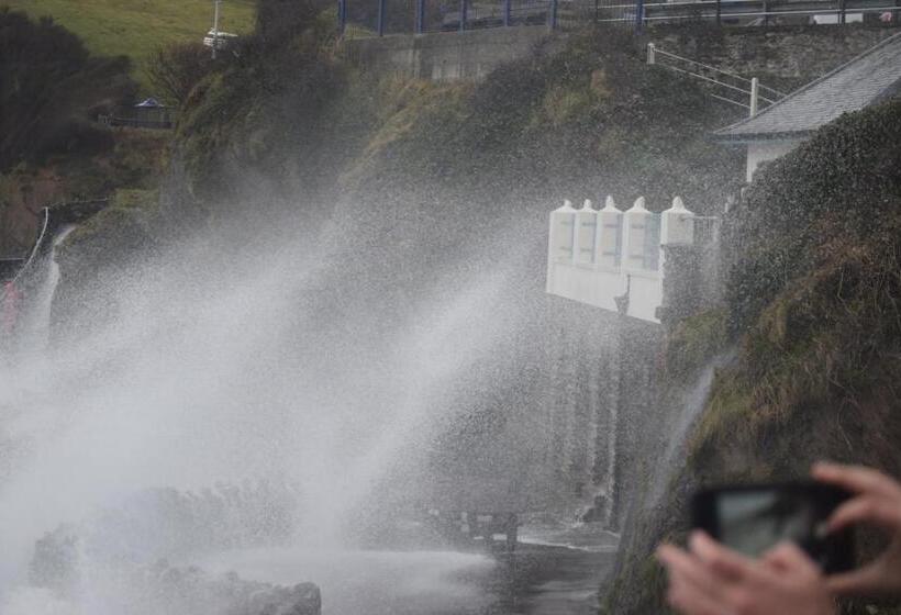 Bed and Breakfast Newberry Beach Lodge