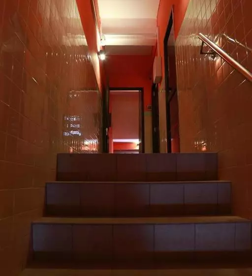 Gibbon Guesthouse  Hostel
