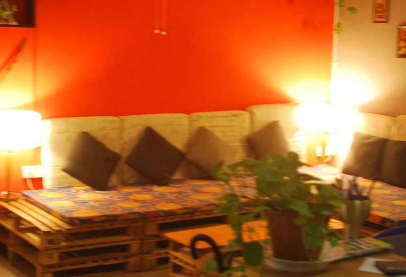 Gibbon Guesthouse  Hostel