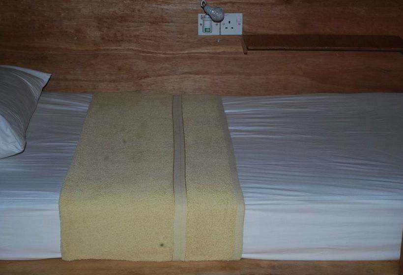 Gibbon Guesthouse  Hostel