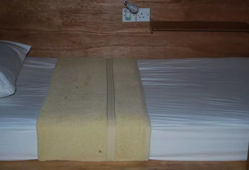 Gibbon Guesthouse  Hostel
