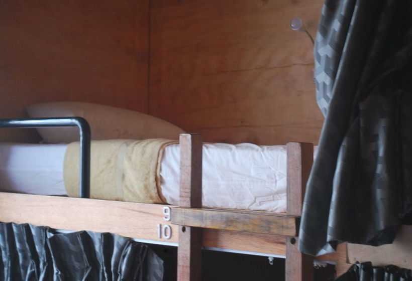 Gibbon Guesthouse  Hostel