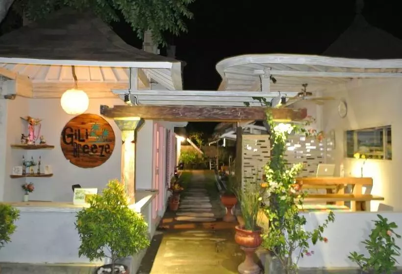 Hotelli Gili Breeze Tropical Bungalows