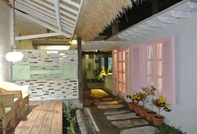 Hotelli Gili Breeze Tropical Bungalows