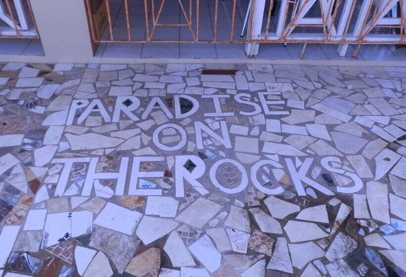 هتل Paradise On The Rocks
