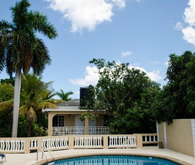 هتل Paradise On The Rocks