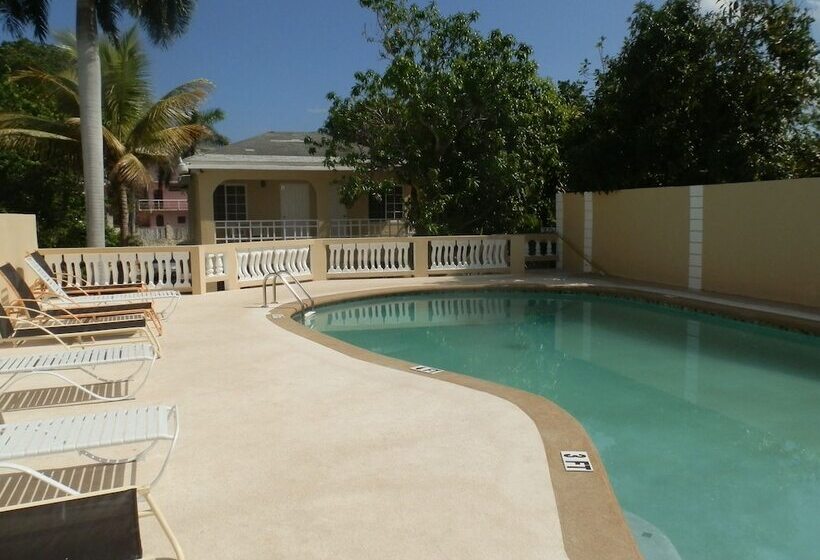 هتل Paradise On The Rocks