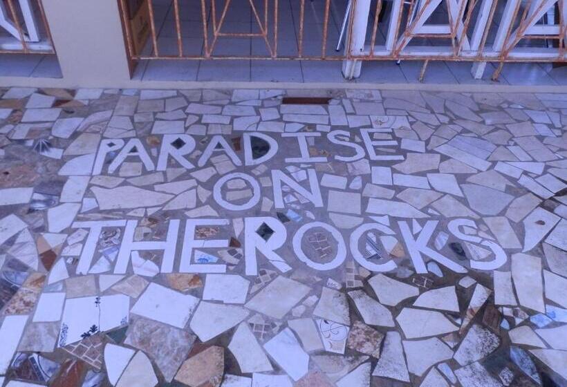 هتل Paradise On The Rocks